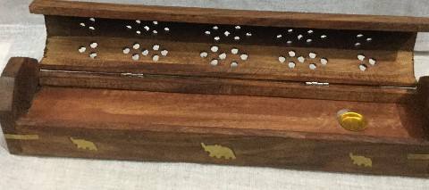 สีน้ำตาล