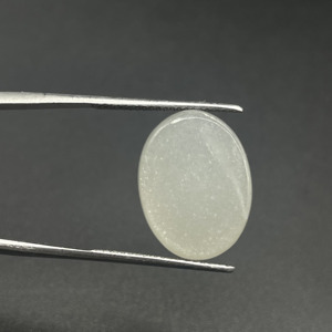 Pierre de lune blanche naturelle ovale polie de 18,70 carats pour la fabrication de bijoux par HAYAAT GEMS - Product Image 2