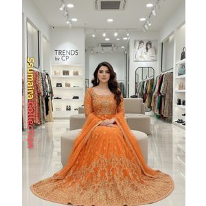 Vestido Largo Anarkali de Lujo con Bordado Naranja, Estilo Pakistaní, para Fiestas/Bodas, con Cuello Cuadrado y Decoración Zari, Especial para Eid - Product Image 2