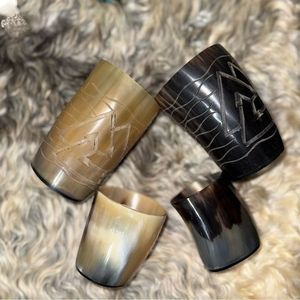 Verre à shot personnalisé en corne de buffle, fait main par un artisan, tasse à boire rustique naturelle, accessoire de service pour bar, collection - Product Image 1