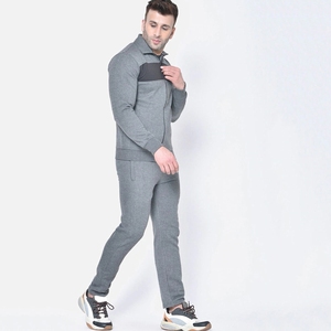 Elegante Conjunto Deportivo de Invierno para Hombre, Conjunto de Jogger Premium de Color Sólido con Material Transpirable y Estilo Casual - Product Image 5
