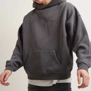 Sweat-shirt à capuche uni pour homme, design minimaliste, en molleton doux, pour un style décontracté et confortable au quotidien. - Product Image 3