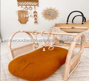 Corralito de Ratán Natural para Bebés con Colgadores, Diseño Rústico, Fácil de Plegar, Gimnasio de Juegos para Bebés y Niños Pequeños - Product Image 5