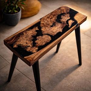 Mesa Auxiliar Rústica de Madera con Resina Epoxi, Diseño de Río en Blanco, Rojo, Azul y Negro, Mueble Decorativo Hecho a Mano para Sala de Estar Moderna - Product Image 3
