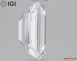 Solitaire 2.00 Ct Emerald Cut Diamond CVD Lab Grown 8.45 MM F Color VS1 Clarté IGI Certifié Créez votre bague de rêve - Product Image 3