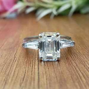 Anillo de Compromiso y Boda D'VINS JEWELS con Forma de Esmeralda, Corte Brillante, Color D, Blanco, Plateado, Dorado, Certificado - Product Image 1