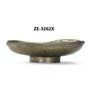 Bol en métal artisanal moderne, plat de service pour fruits, pour la décoration de la maison de luxe, restaurant, décoration commerciale, bol décoratif en céramique - Product Image 1