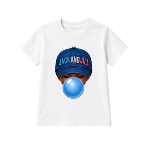 เสื้อยืดแขนสั้นสีขาวสำหรับเด็กวัยหัดเดิน พร้อมลายกราฟิก หมวก และเสื้อยืดคอกลมพิมพ์ลายฟองอากาศ สวมใส่สบาย น้ำหนักเบา เหมาะสำหรับทุกวัน แฟชั่นสำหรับเด็กผู้ชาย - Product Image 1