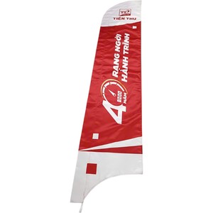 Bandera de Pluma Roja y Blanca de Poliéster con Impresión Digital, Pancarta Promocional Resistente - Product Image 3