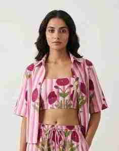 Ensemble coordonné floral rose pour femmes, ensemble d'été en coton 3 pièces, haut imprimé, chemise et pantalon large, tenue de vacances - Product Image 1