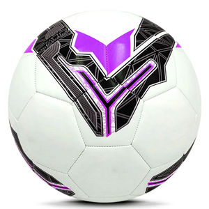 Ballon de football en cuir thermocollé PU, durable, écologique, personnalisé, fabriqué au Pakistan, pour compétition et matchs. - Product Image 1