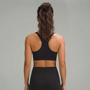 Soutien-gorge de sport pour filles à maintien élevé, bretelles croisées, couleur unie, respirant, séchage rapide, coussinets amovibles, décolleté en U, crop top d'entraînement, soutien-gorge de gym - Product Image 4