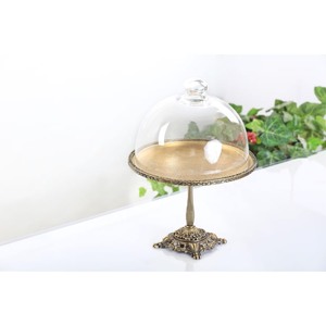 Support à gâteau rond en verre avec base dorée et couvercle en dôme, réutilisable pour servir des desserts - Product Image 1