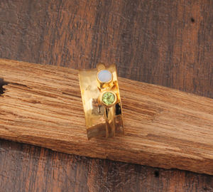 Bague Éternité Classique en Argent Sterling avec Opale Naturelle Arc-en-ciel pour Femme – Idée Cadeau Bijoux Fins pour Mariage et Fêtes - Product Image 4