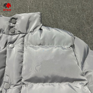 เสื้อแจ็คเก็ตพัฟเฟอร์คุณภาพสูงแบบกำหนดเองสำหรับผู้ชาย ผู้ใหญ่ และเด็ก พร้อมโลโก้แบบกำหนดเอง ดีไซน์ ODM - Product Image 5