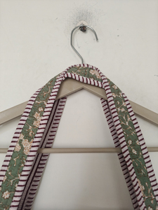 กระเป๋าโท้ทผ้าฝ้ายลายดอกสีส้มขนาดกลาง พร้อมซิปปิดและหูหิ้วคู่ สำหรับใส่ของไปชายหาดและของชำ - Product Image 2