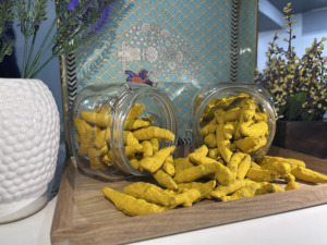 Curcuma indien cru séché de qualité supérieure, épice naturelle Haldi du Rajasthan pour la transformation alimentaire, les masala, les currys et les usages à base de plantes - Product Image 3