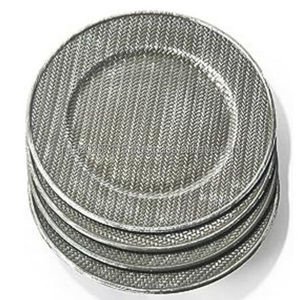 Plaque de chargement en acier brossé avec brillance subtile, idéale pour une table scandinave minimaliste avec des couverts modernes - Product Image 6