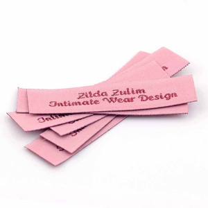 Étiquette tissée en tissu 60*15mm, format standard, double face, à coudre, pour vêtements et colliers, avec fil Lurex, découpe laser personnalisée en rouleau - Product Image 3