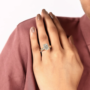 Anillo de Compromiso de Plata de Ley 925 con Moissanita Corte Radiante VVS, Anillo de Boda Floral Vintage Chapado en Oro de 18K para Mujer, Aniversario - Product Image 5