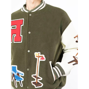 Chaqueta Universitaria Verde Oliva y Blanca con Parches Gráficos y Logotipo Personalizado - Product Image 4