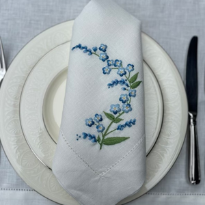 Juego de 12 Servilletas Bordadas a Mano con Flores Botánicas, Tela de Lino Rosa, Vajilla, Bordado Artesanal de Primera Calidad - Product Image 2