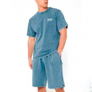 Ensemble T-shirt et short décontracté bleu délavé style streetwear vintage pour homme – Tenue urbaine décontractée deux pièces tendance 2026 - Product Image 1