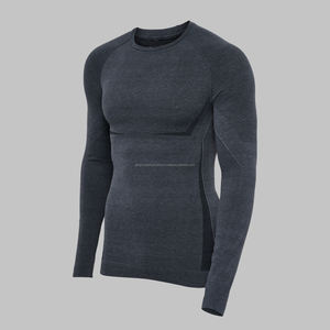 Design personnalisé Chemises de compression à manches longues pour hommes Vêtements unis respirants de meilleure qualité - Product Image 2