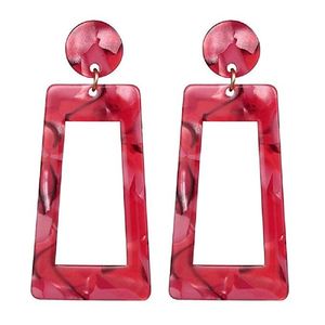 Boucles d'oreilles à clip en résine faites à la main par des artisans pour femmes, bijoux de fête tendance et colorés, design classique - Product Image 3