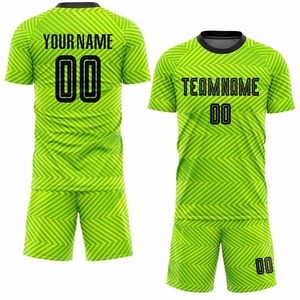 Conjunto de Camiseta de Fútbol Sublimada Personalizada, Verde y Amarillo con Patrón Geométrico, Manga Corta, Cuello Redondo, Absorbe la Humedad, Unisex para Adultos - Product Image 1