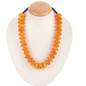 Collar de Bolas de Resina Naranja Intenso con Cuentas Grandes Brillantes, Joyería Artesanal de Diseño Vibrante para Mujer, Accesorio de Moda Robusto - Product Image 1