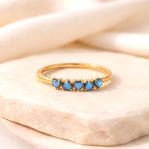 Bague Cœur en Labradorite Bleue de Luxe, Bague de Promesse Délicate, Faite à la Main en Argent Sterling Plaqué Or, Cadeau d'Anniversaire pour Elle - Product Image 2