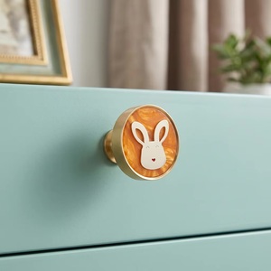Pomo de latón para muebles con diseño de conejo, resina verde, diseño contemporáneo, ecológico, ajustable, multifunción, para cajones, cómodas y armarios - Product Image 3