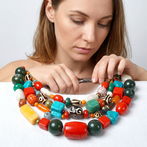 Assortiment de perles en résine colorées, formes rondes, rouge, vert, bleu, blanc, perles en vrac pour la fabrication de bijoux, collection artisanale THC-2982 - Product Image 1