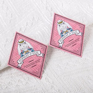 Étiquette suspendue personnalisée en papier cartonné avec impression Pantone pour vêtements - Product Image 5