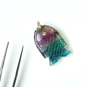 Pendentif Poisson en Fluorite Arc-en-ciel AAA, Collier en Argent 925 Fait Main avec Pierre Précieuse, Breloque en Cristal de Guérison Sculptée à la Main, Bijou de Luxe Tendance - Product Image 6
