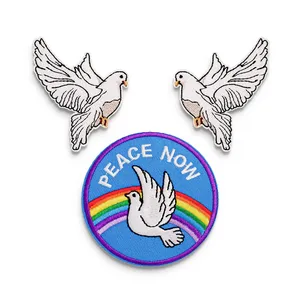 Parches de Fieltro Ecológicos de Lujo Personalizados de Fábrica, Bordados de Alta Densidad, Termoadhesivos y Cosidos para Sombreros/Ropa, Prensado en Caliente - Product Image 1