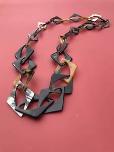 ZONE ARTISANAUTE HCZ-395 Collier en corne de buffle polie fait main, forme naturelle, bijou statement, cadeau de mariage et de fêtes - Product Image 4