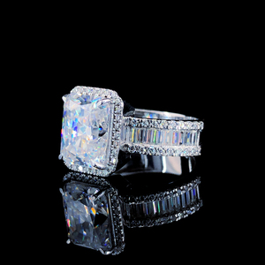 แหวนเพชรแล็บทรงเรเดียนท์คัท 1 กะรัต หรูหรา ตัวเรือนทองคำแท้ 14K วงแหวนเงางาม ความสะอาดระดับ IF SI2 ขายส่งเครื่องประดับ B2B - Product Image 2