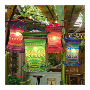 Petite lanterne suspendue en tissu brodé fait main du Vietnam, ensemble cadeau de Noël, cadeau de fête, ornement d'arbre de Noël, fournisseur en gros - Product Image 5