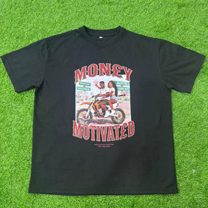 T-shirt pour homme à imprimé graphique surdimensionné, coton épais, col rond, coupe ample, imprimé audacieux, fabrication OEM personnalisée, vente en gros, usine du Pakistan - Product Image 1