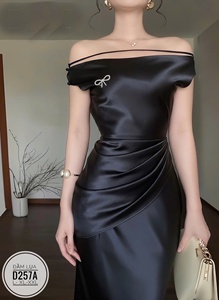 Robe longue de luxe unie pour femme, coupe sablier ajustée, épaules dénudées, taille naturelle, en tissu tissé, fabrication vietnamienne - Product Image 3