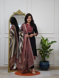 Black Cotton Ankle-Length <b>Kurta</b> Set With Embroidered Dupatta <b>Women</b> Traditional Ethnic Wear India Pakistan Casual Style - Product Image 2