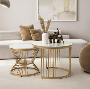 Table basse rectangulaire en marbre blanc, supportée par un élégant cadre en laiton, disponible à prix de gros. - Product Image 4