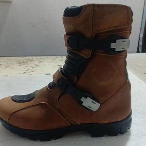 Botas de Motocicleta de Cuero de Diseño Único y Personalizado de Última Generación con Botas de Carreras de Cuero de Primera Calidad para Hombre con Servicio OEM - Product Image 1