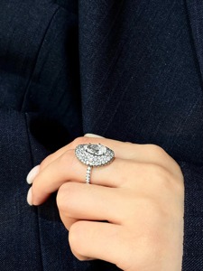 แหวนหมั้นเพชรทรงลูกแพร์ 3 กะรัต หรูหรา ประดับเพชรพาเว่แบบดับเบิ้ลฮาโล ทองคำขาว 14K แหวนแต่งงานสำหรับเจ้าสาว - Product Image 5