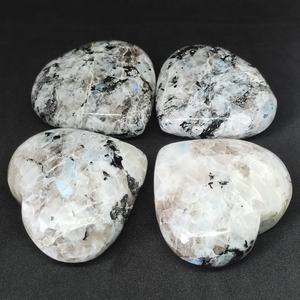 Magnifique pierre de lune arc-en-ciel de haute qualité, pierre précieuse en forme de cœur pour la guérison, décoration de la maison, feng shui, à acheter chez ELEGANT AGATE - Product Image 1