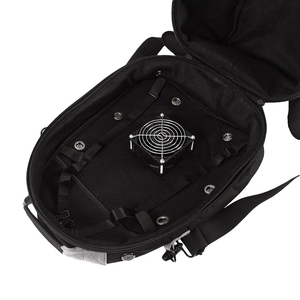 Sac de transport pour casque d'équitation avec doublure rembourrée, fermeture éclair sécurisée et construction légère pour l'écurie et les déplacements - Product Image 4