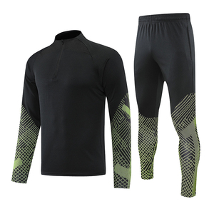 Ensemble de football en polyester imprimé par sublimation personnalisé en deux parties |   Sangle réglable à col en V pour enfants, respirante et à séchage rapide, unisexe - Product Image 4