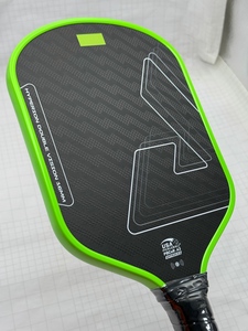 Raquette de pickleball tendance à double vision en aramide, noyau de propulsion en nid d'abeille PP 16 mm, fibre de carbone Kevlar pour le divertissement - Product Image 3
